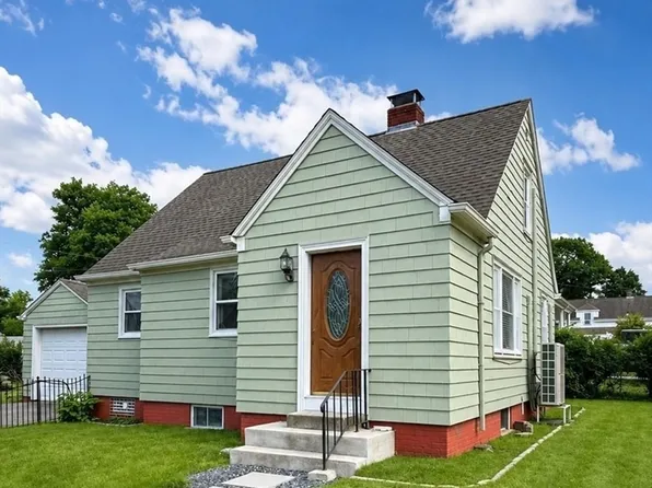 67 Mulberry St, Attleboro, MA 02703