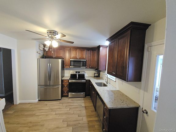 4th image of 222 Highview Road