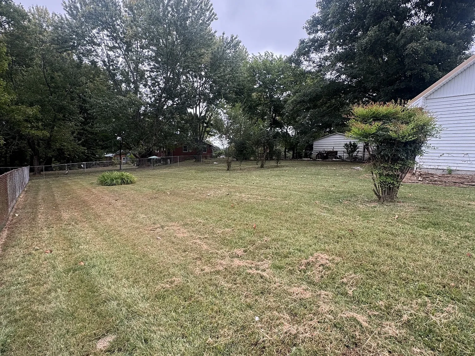 3 bed, 1.0 bath, 1400 sqft, $1,400 — Photo 3