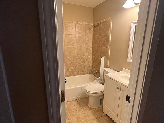 4th image of 2444 Rolling View Dr SE
