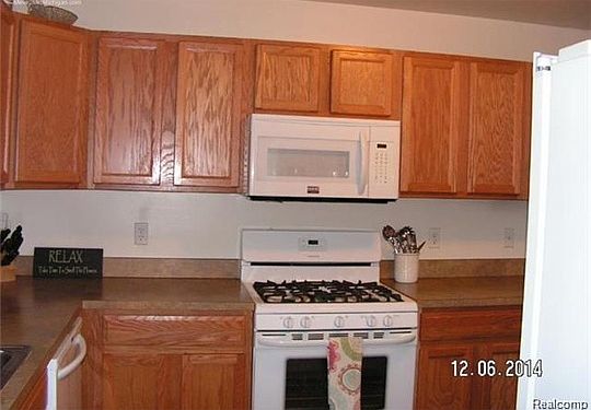 4th image of 8166 Peninsula Cir