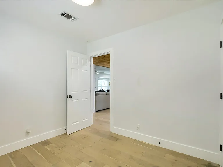 9016 W Pointer Ln — Photo 16
