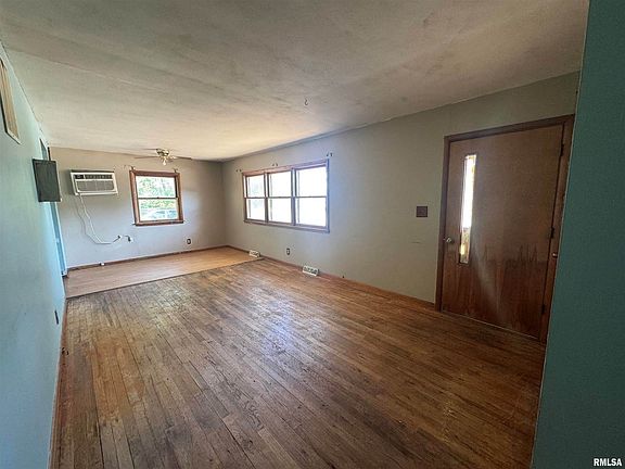 5th image of 613 Lake Park Blvd