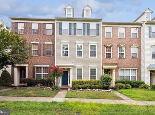 42753 Stadler Ln, Chantilly, VA 20152