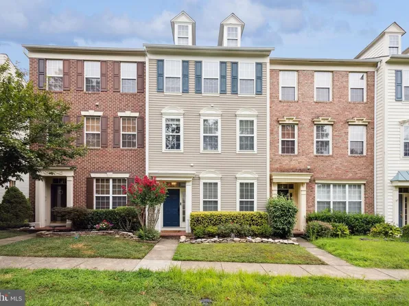 42753 Stadler Ln, Chantilly, VA 20152