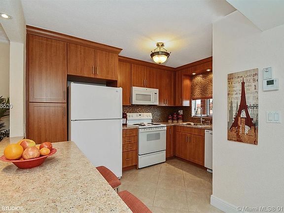 3rd image of 711 S Hollybrook Dr APT 308