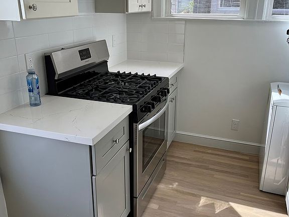 3rd image of 3124 Octavia St #203