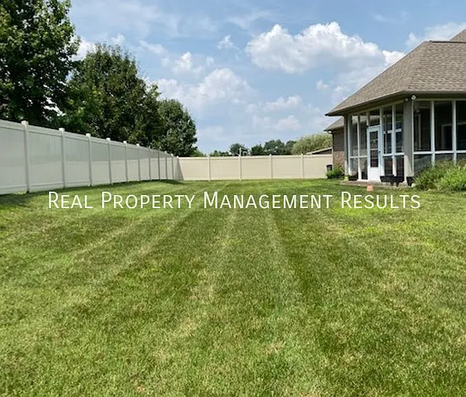 9399 Millicent Ct — Photo 32