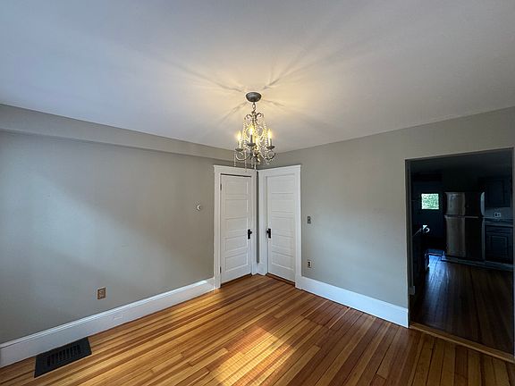 4th image of 107.5 Elm St #1