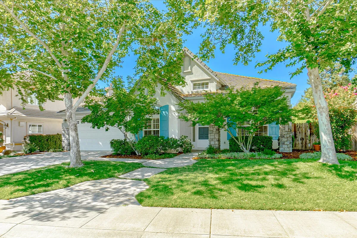 3411 La Playa Dr photo 1