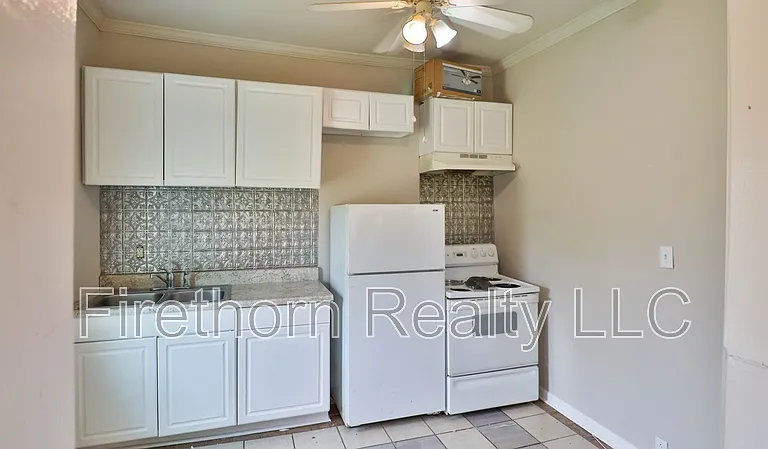 1400 Maple St — Photo 31