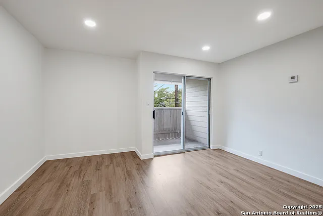 340 Montclair St — Photo 4