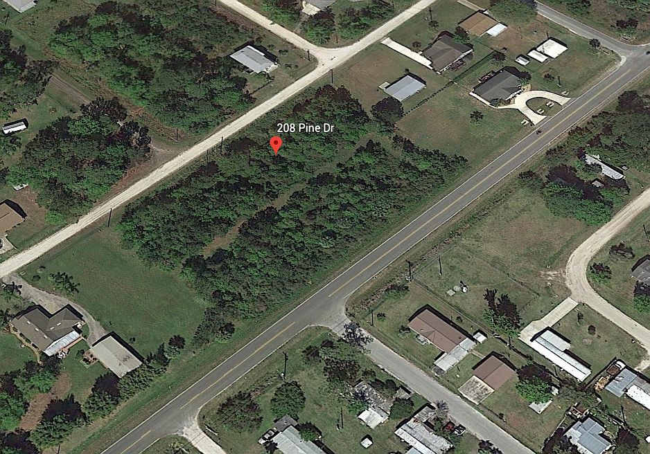 1st image of 208 Pine Dr