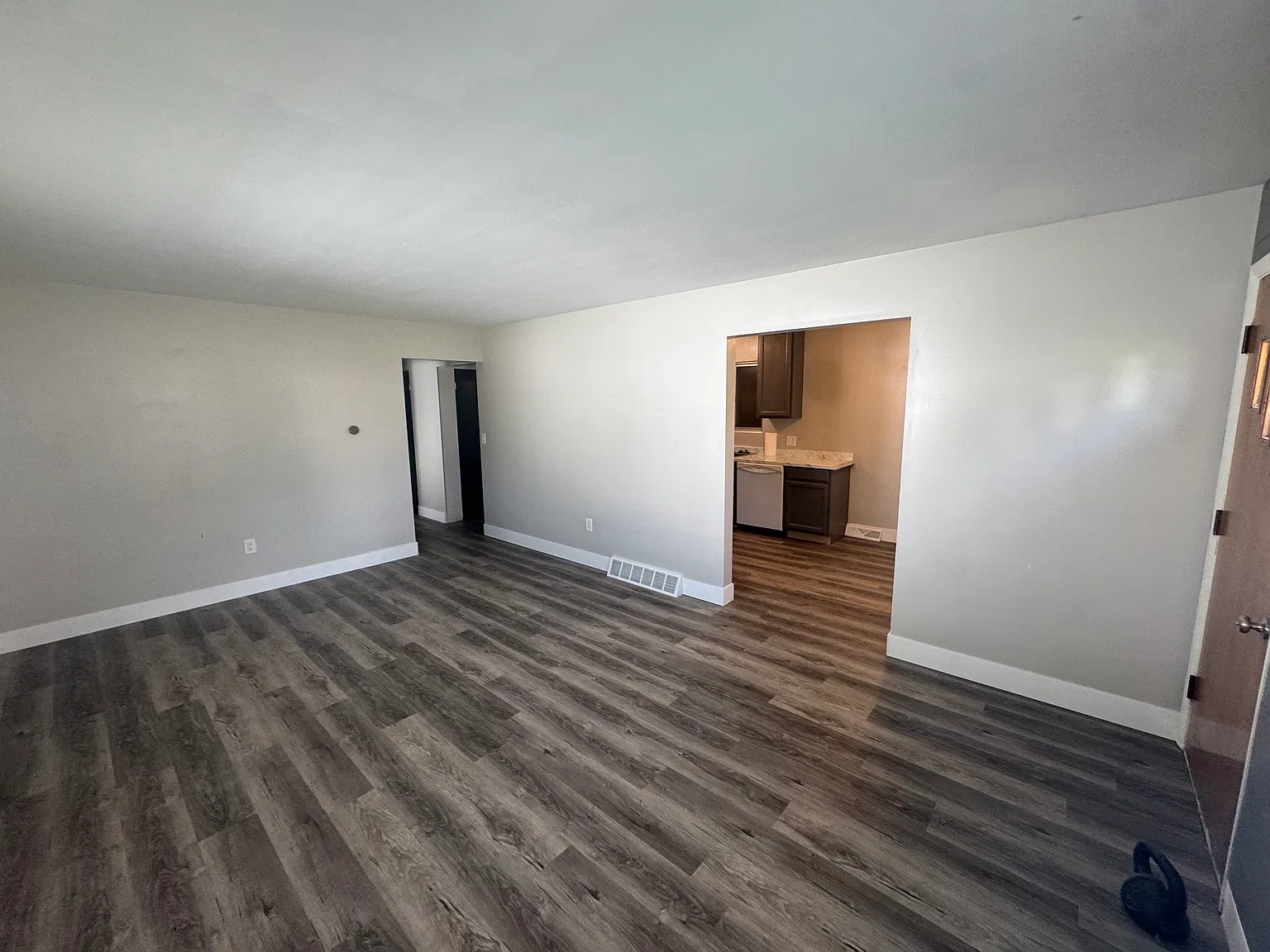 2 bed, 975 sqft, $1,000 — Photo 4