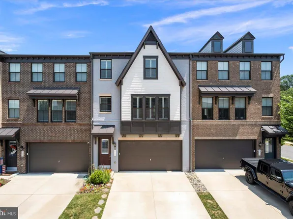 8125 Bock Farm Pl, Alexandria, VA 22306