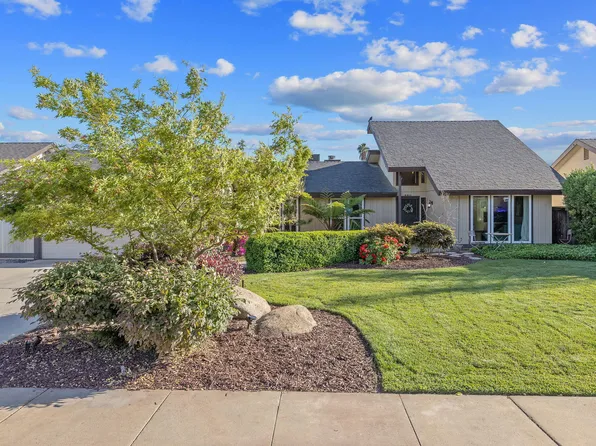 4211 W Nicholas Avenue, Visalia, CA 93291