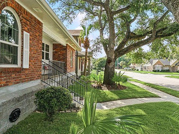 4th image of 5400 Lacour Monique St