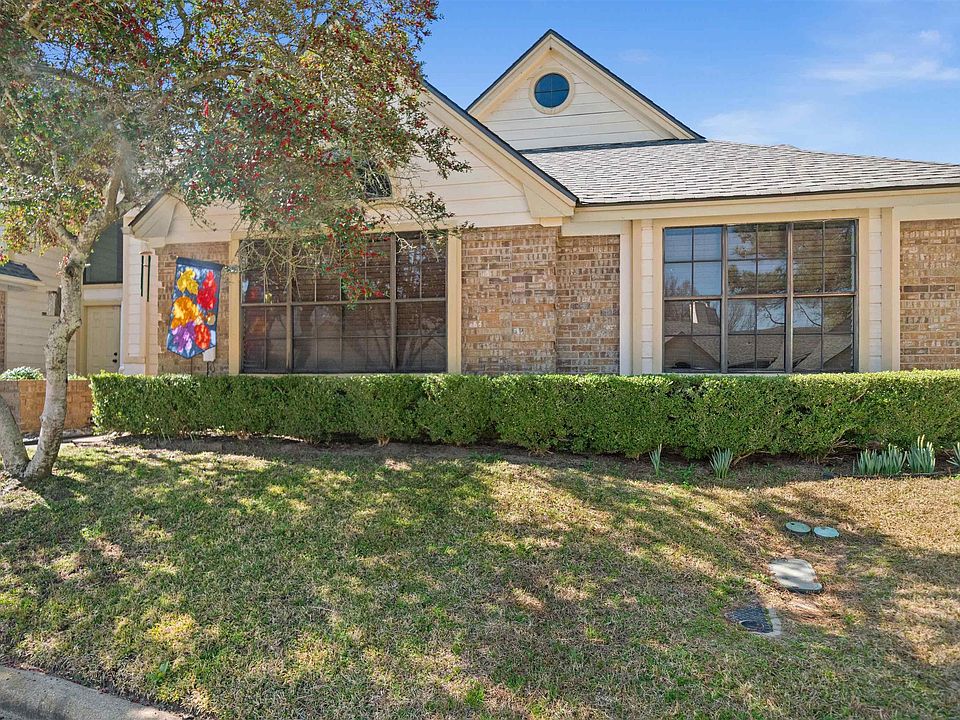 1st image of 5755 Golden Oaks Dr