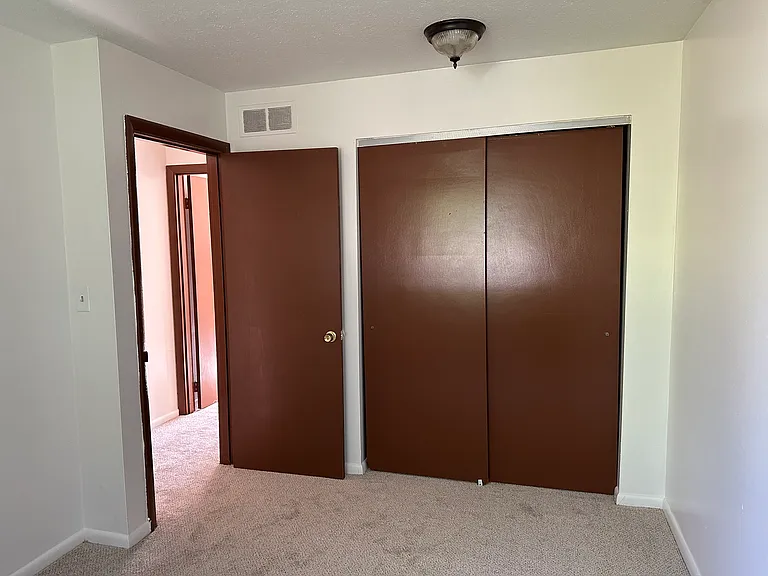 658 Loomis Ave — Photo 5