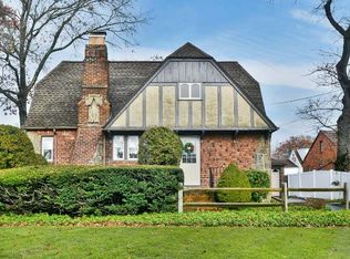235 Avoca Ave, Massapequa Park, NY 11762