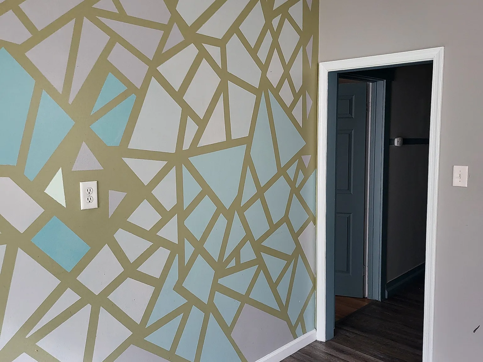 2 bed, 900 sqft, $2,075 — Photo 2