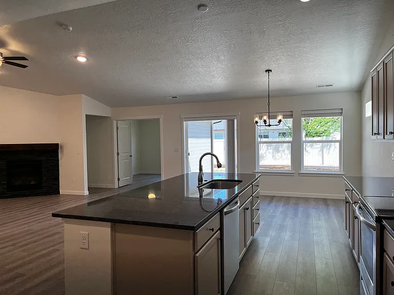 17002 Gwinnett Ave — Photo 8