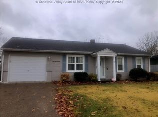 117 Howard St, Letart, WV 25265