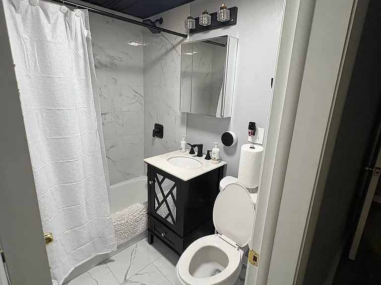 9206 S Phillips Ave #1 — Photo 6