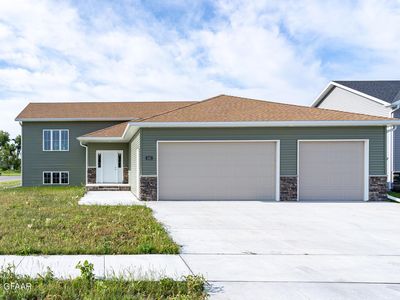 3001 44th Ave S, Grand Forks, ND, 58201