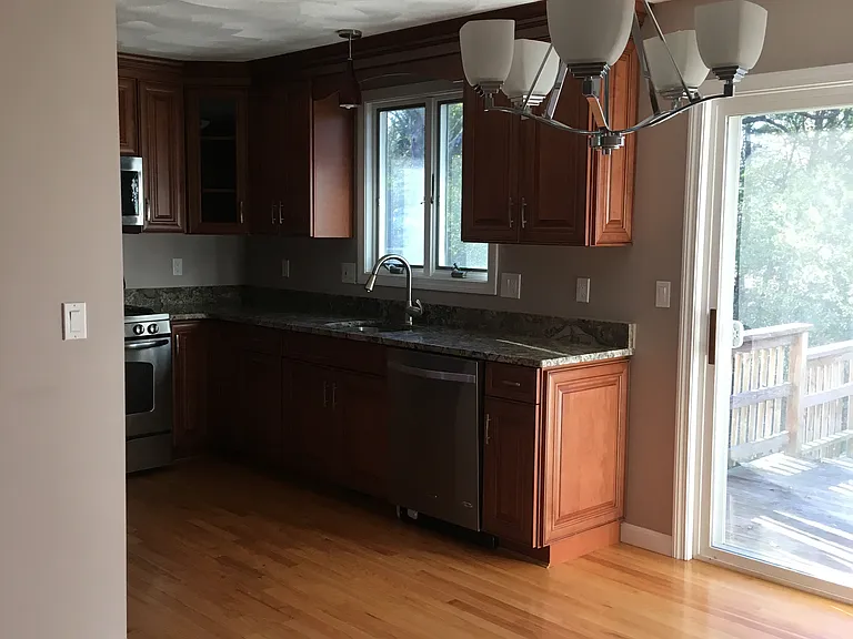 1081 Main St — Photo 1