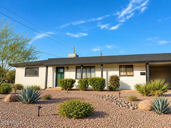 1557 N FERN Circle, Mesa, AZ 85201