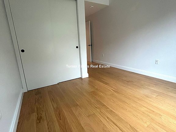 5th image of 83B Gardner St #105