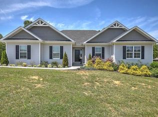 105 Five Oaks Rd, Jonesborough, TN 37659