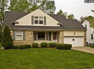 2506 Claver Rd, University Heights, OH 44118