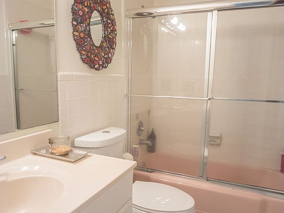 2nd image of 2400 NE 36th St APT 8