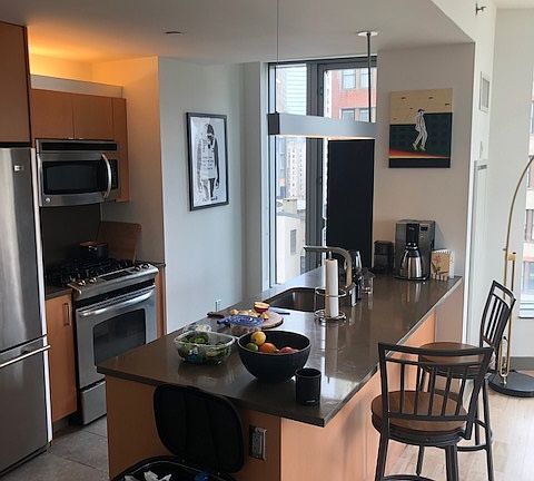 3rd image of 8 Spruce St APT 19B