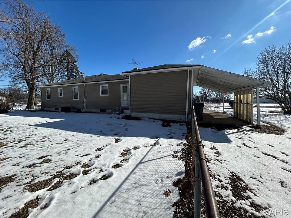 2nd image of 805 Plum St