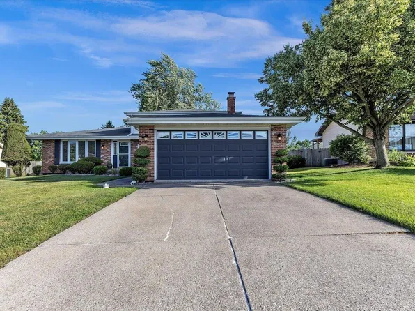 700 Cherry Hill Rd, Dyer, IN 46311