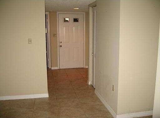2nd image of 2202 Glenmoor Dr