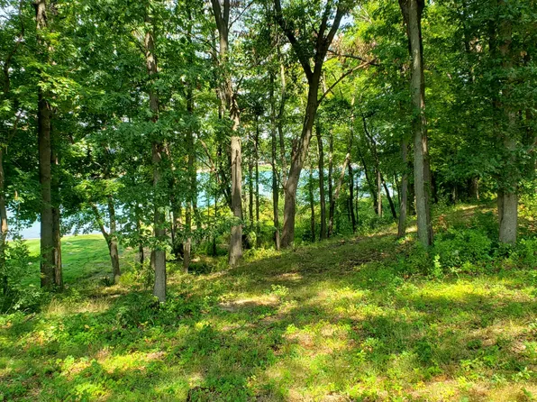 512 Watersedge Dr E, Vicksburg, MI 49097
