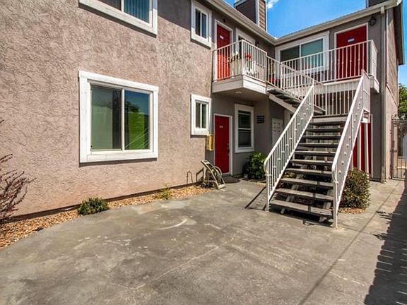 2nd image of 4414 39th St APT 4