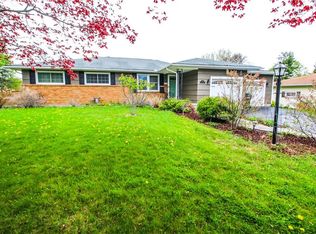 47 Bradford Rd, Pittsford, NY 14534