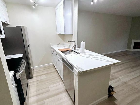 2nd image of 375 Mandarin Dr APT 307