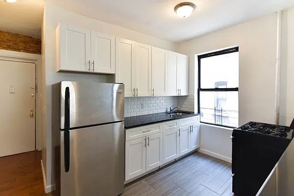 Rented by Bruma Realty LLC | media 14