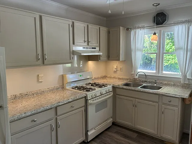 2 bed, 1600 sqft, $1,800 — Photo 4