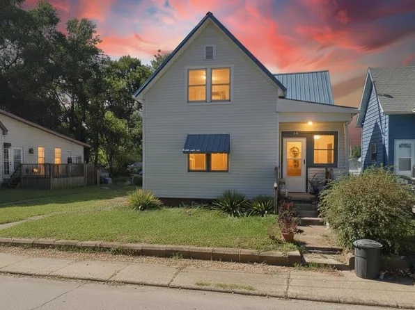 222 N 5th St, Boonville, IN 47601