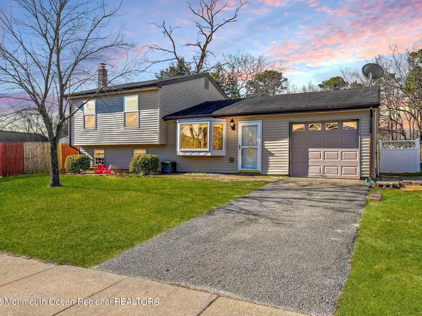 53 Bowline Street, Barnegat, NJ 08005