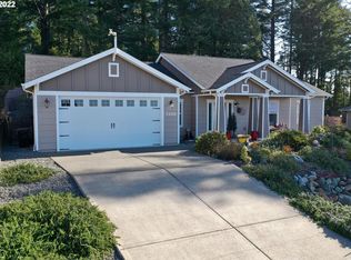 7200 Vista Ridge Dr, Brookings, OR 97415