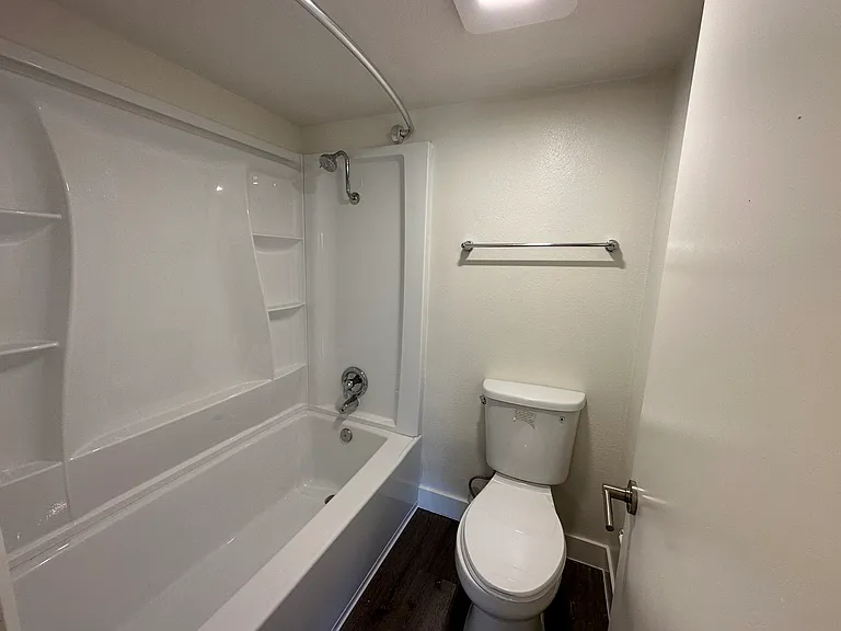 Scripps Landing Apartment Homes — Photo 41