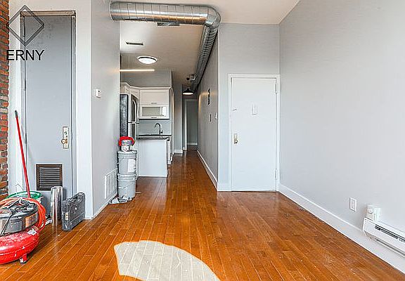 3rd image of 399 Putnam Ave APT 3A